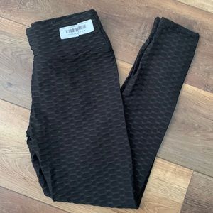 Textured Brazilian Scrunch Leggings